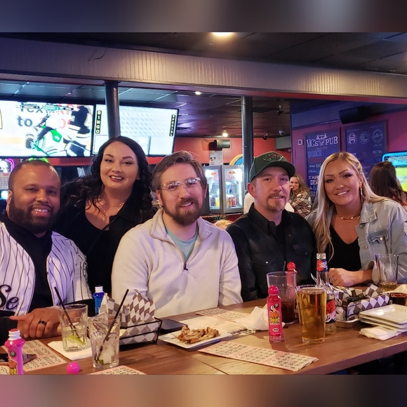 Fashion - Beauty - Confidence - Trust - Picture 8 of 10